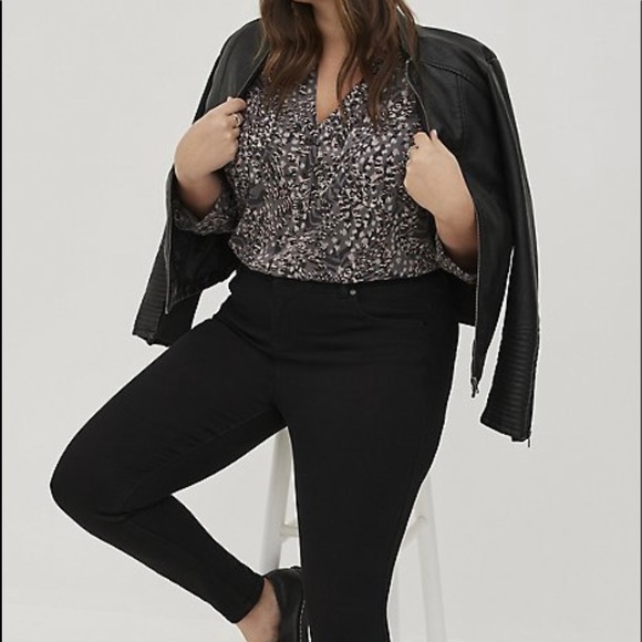 NWT Torrid Harper Pullover Top - Picture 6 of 8